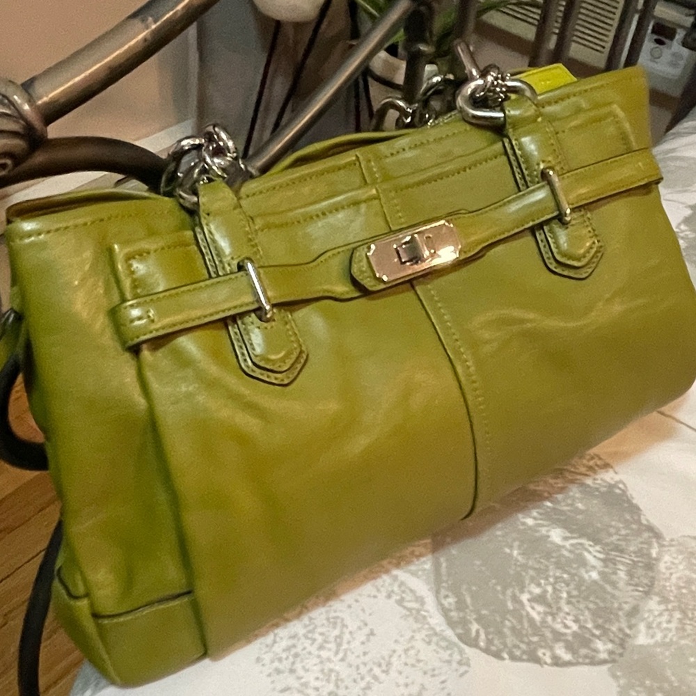 Authentic Coach "Chelsea" Green Leather Bag.